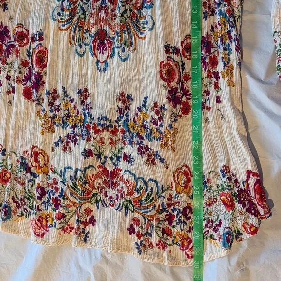 Beautiful Bila 3/4 sleeved top with floral print - Women's Size XXL - Picture 6 of 7